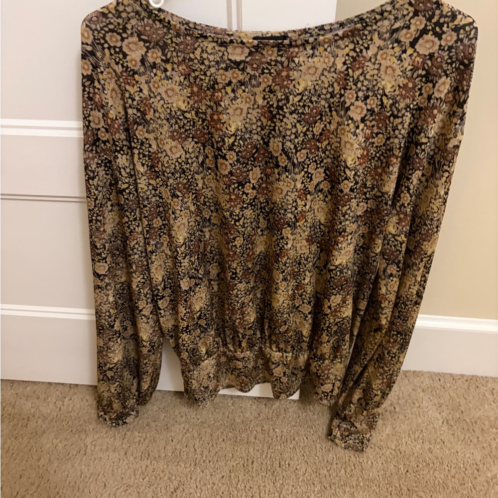 Buckle Black  Floral Pullover Blouse in Black,brown,cream